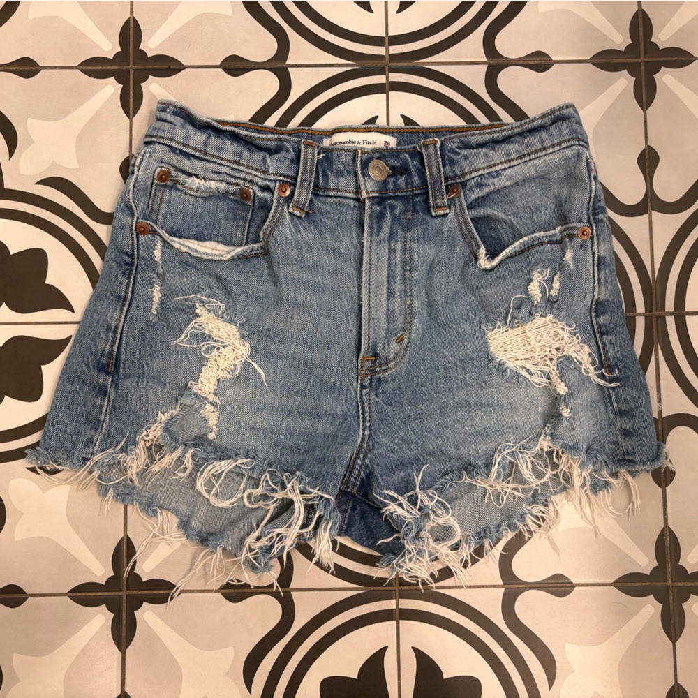 Abercrombie & Fitch - The MOM short CURVE LOVE Mid Rise SZ 2